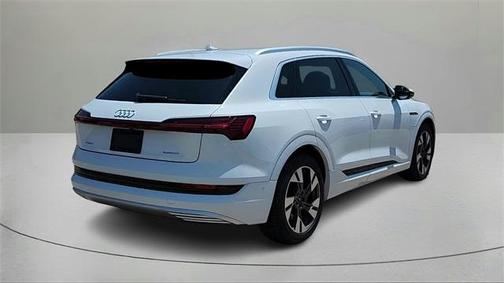 2021 Audi e-tron Premium Plus