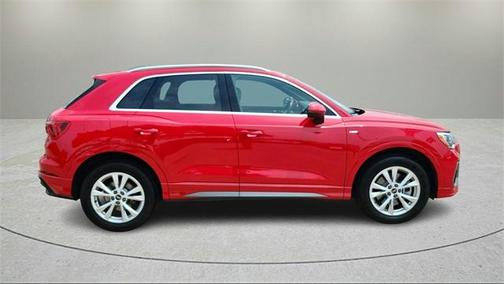 2022 Audi Q3 45 S line Premium