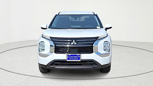 2026 Mitsubishi Outlander ES