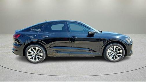 2021 Audi e-tron Premium