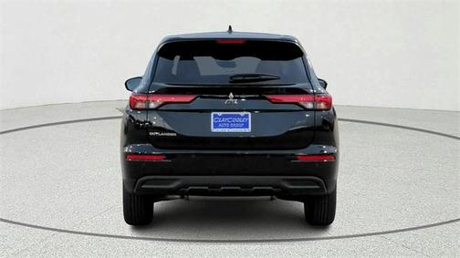 2023 Mitsubishi Outlander ES