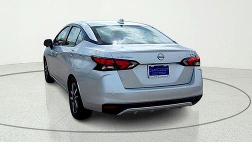 Brilliant Silver Metallic 2023 Nissan Versa 1.6 SV
