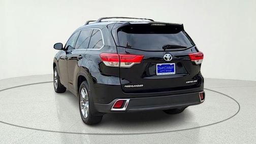 Midnight Black Metallic 2019 Toyota Highlander Limited Platinum