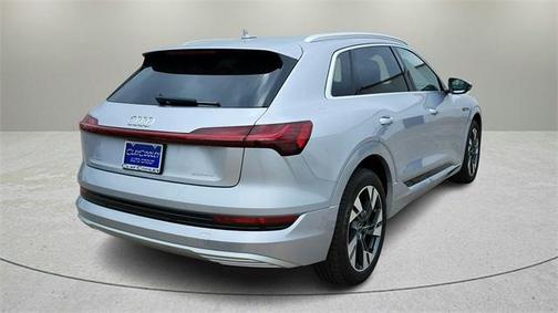 2021 Audi e-tron Premium Plus