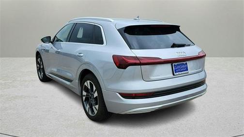 2021 Audi e-tron Premium Plus