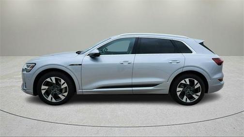 2021 Audi e-tron Premium Plus