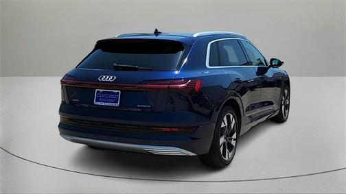 2021 Audi e-tron Premium