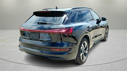 2021 Audi e-tron Premium