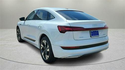 2020 Audi e-tron Premium Plus