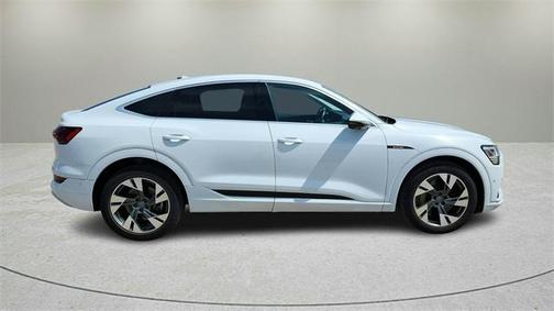 2020 Audi e-tron Premium Plus