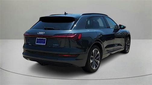 2021 Audi e-tron Premium Plus