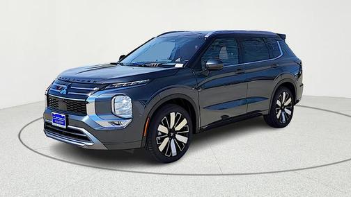 Gray / Black 2026 Mitsubishi Outlander SEL