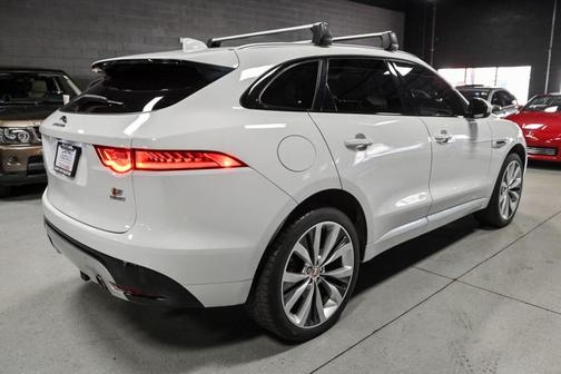2019 Jaguar F-PACE S