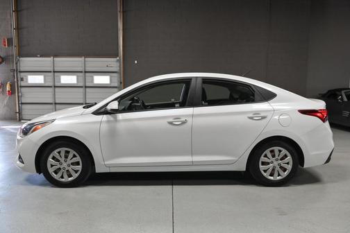 Frost White Pearl 2018 Hyundai Accent SE