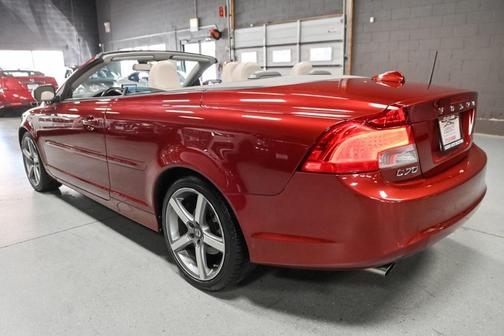 2011 Volvo C70 T5
