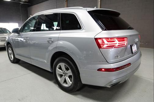 Florett Silver Metallic 2018 Audi Q7 2.0T Premium Plus