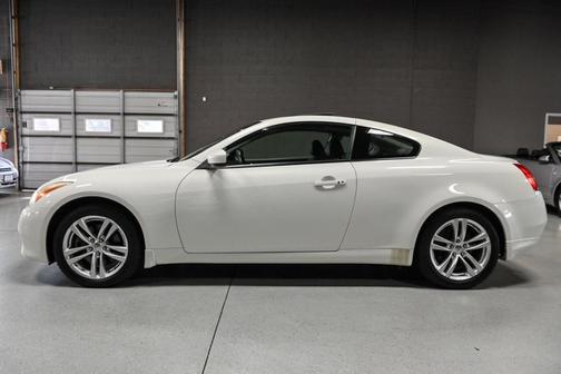 2010 INFINITI G37x Base