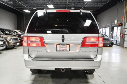 2011 Lincoln Navigator Base