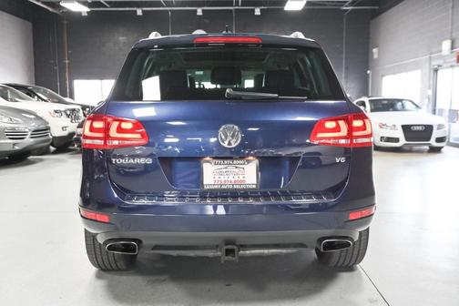 Night Blue Metallic 2013 Volkswagen Touareg VR6 Lux