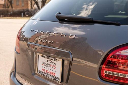 2014 Porsche Cayenne Platinum Edition