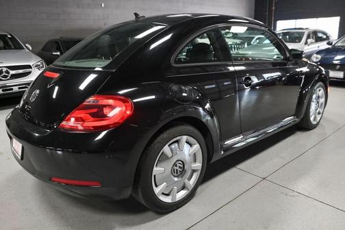 Black Uni 2012 Volkswagen Beetle 2.5L