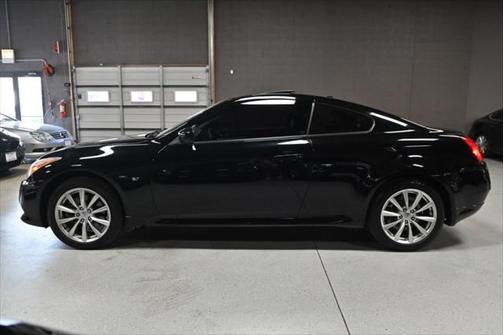 2014 INFINITI Q60 Base