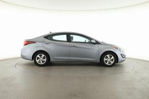 Photo 5 of 22 of 2014 Hyundai Elantra SE