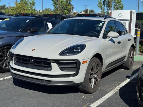 Chalk 2023 Porsche Macan Macan