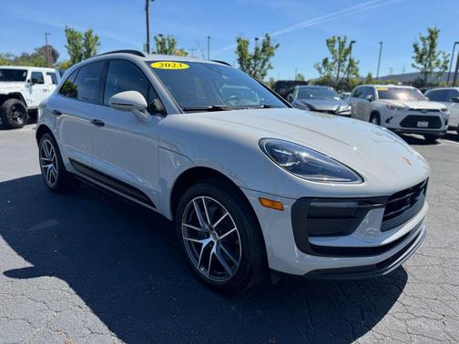 Chalk 2023 Porsche Macan Macan