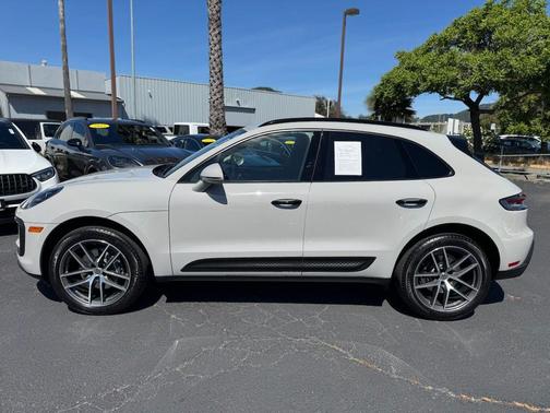 Chalk 2023 Porsche Macan Macan