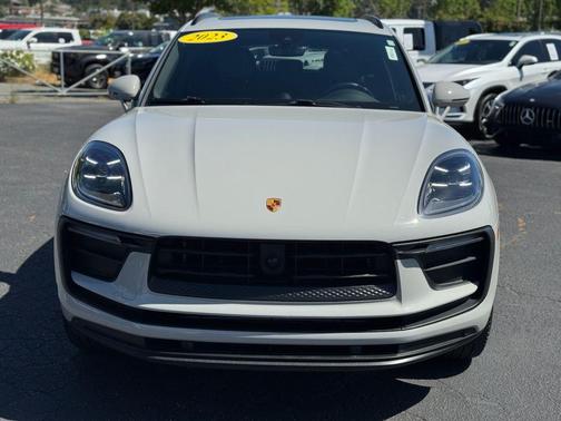 Chalk 2023 Porsche Macan Macan