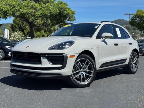Chalk 2023 Porsche Macan Macan