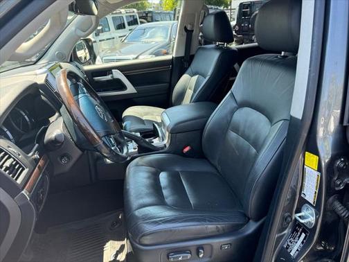 2020 Toyota Land Cruiser Base
