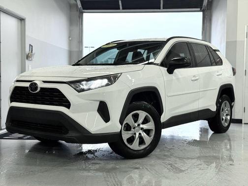 2019 Toyota RAV4 LE
