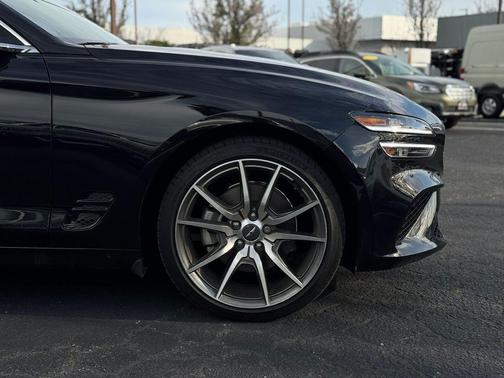 2023 Genesis G70 2.0T RWD