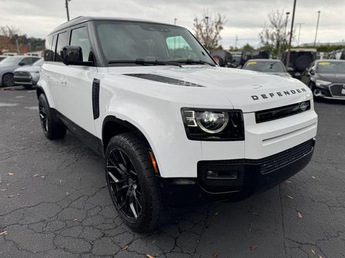 2024 Land Rover Defender 110 P400 X-Dynamic SE