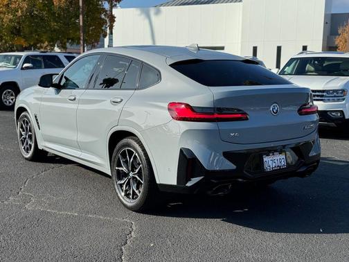 2023 BMW X4 M40i