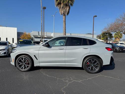 2023 BMW X4 M40i