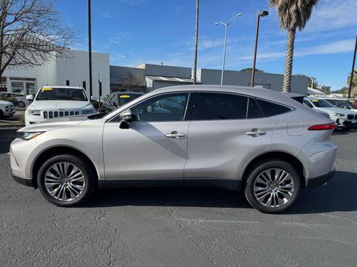 2024 Toyota Venza XLE