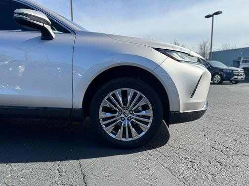 2024 Toyota Venza XLE