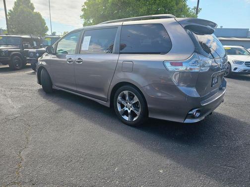 Predawn Gray Mica 2012 Toyota Sienna SE