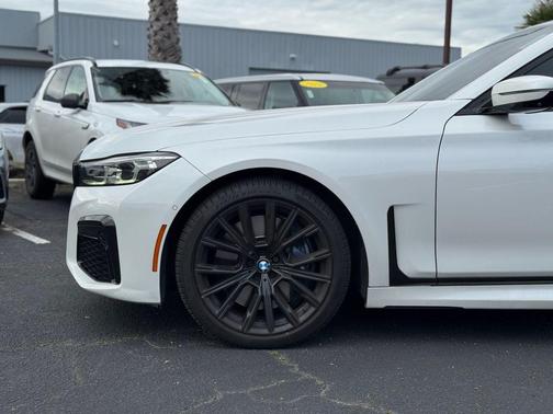 2021 BMW 750 i xDrive