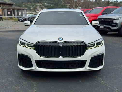 2021 BMW 750 i xDrive
