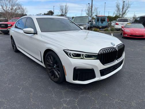 2021 BMW 750 i xDrive