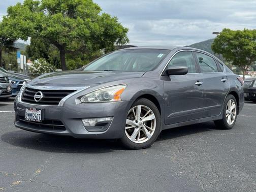 Gun Metallic 2014 Nissan Altima 2.5 SV