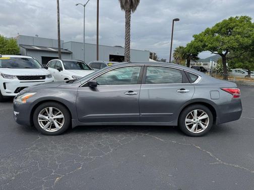 Gun Metallic 2014 Nissan Altima 2.5 SV