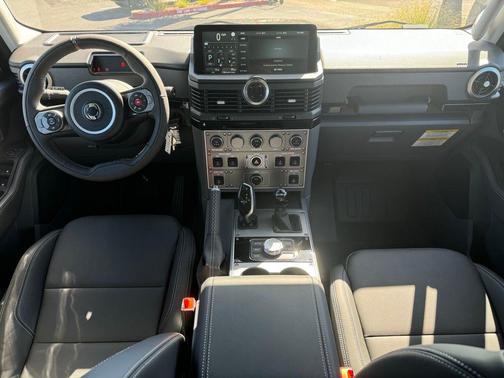 2025 INEOS Grenadier AWD