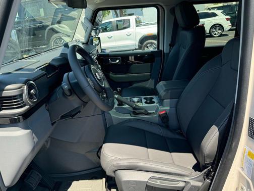 2025 INEOS Grenadier Fieldmaster