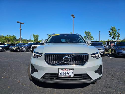 Vapour Grey Metallic 2025 Volvo XC40 B5 Core Bright Theme