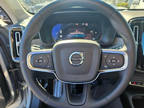 Vapour Grey Metallic 2025 Volvo XC40 B5 Core Bright Theme